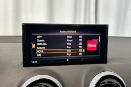 valkoinen Audi Q2 2021 kuva 22.