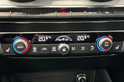 valkoinen Audi Q2 2021 kuva 24.