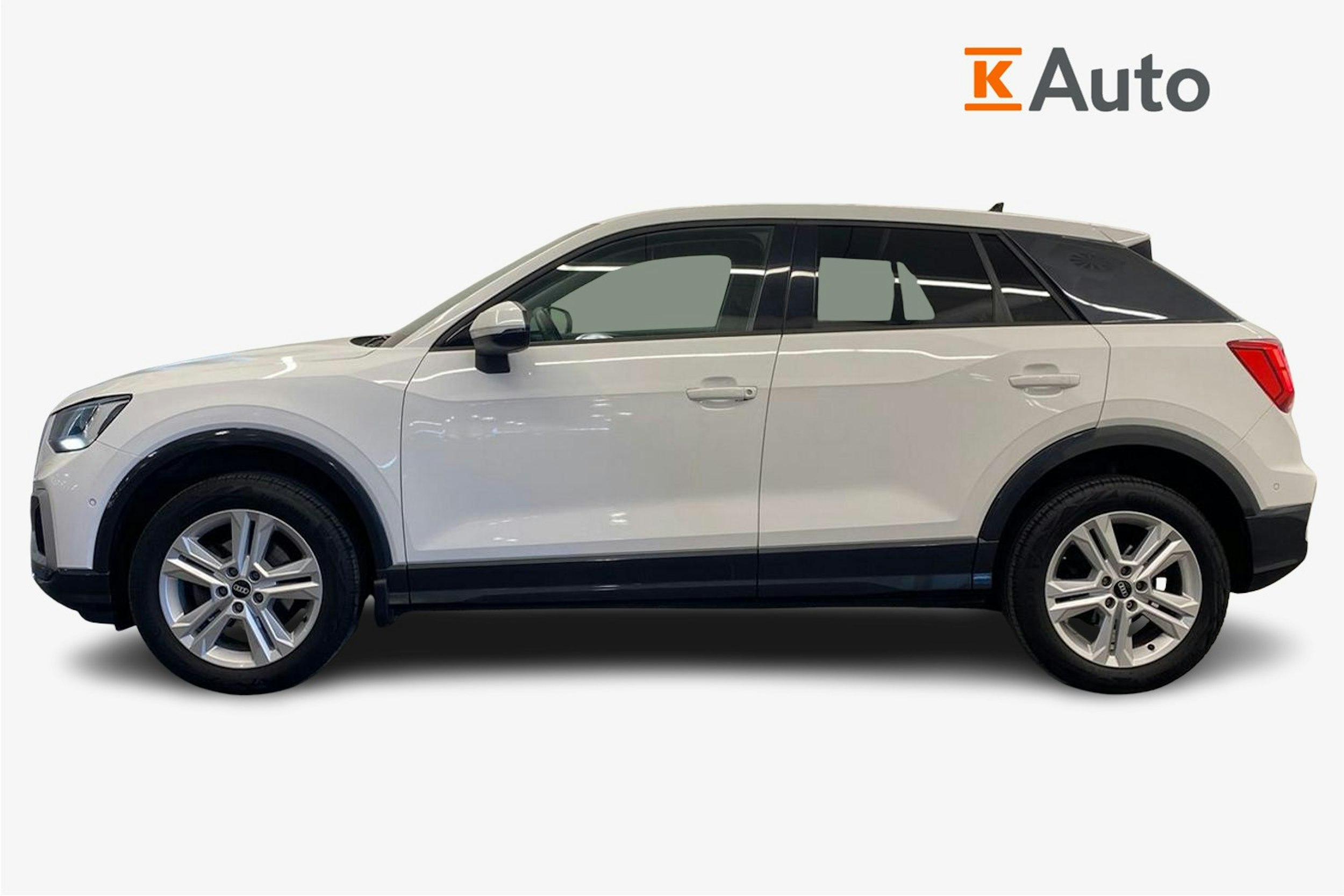 valkoinen Audi Q2 2021 kuva 6.