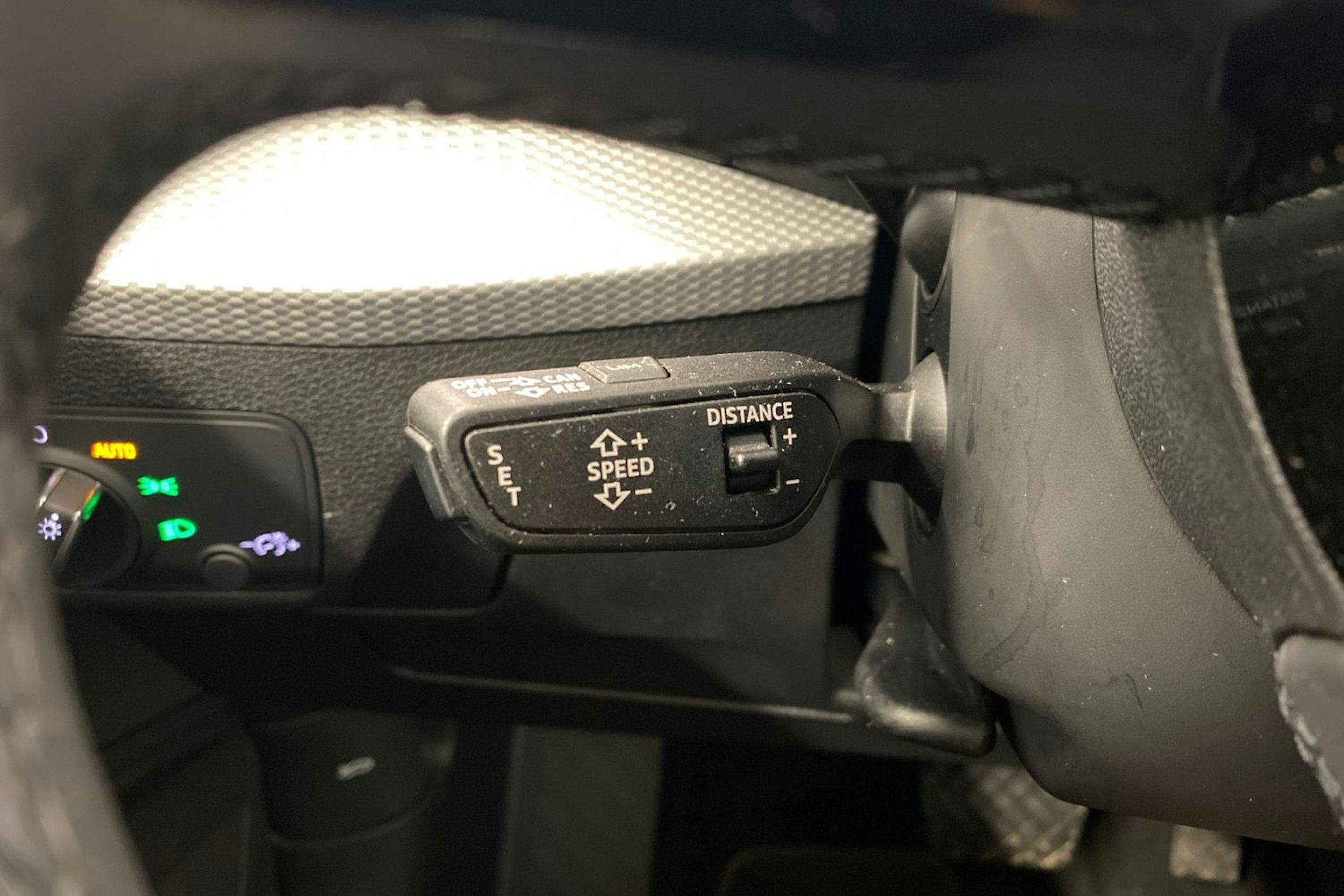 valkoinen Audi Q2 2021 kuva 15.