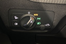 valkoinen Audi Q2 2021 kuva 23.