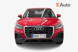 punainen Audi Q2 2021 kuva 4.