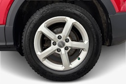 punainen Audi Q2 2021 kuva 9.