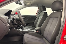 punainen Audi Q2 2021 kuva 11.