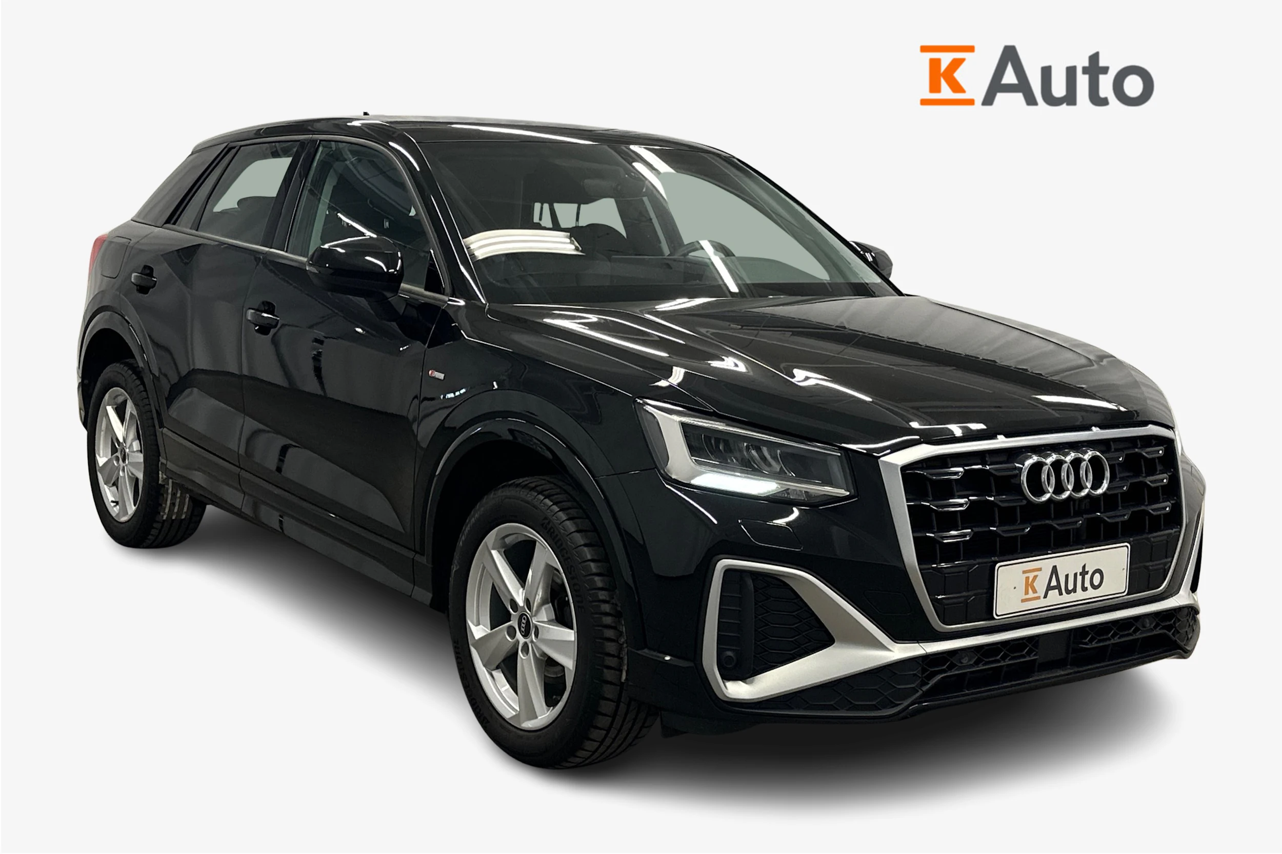 musta Audi Q2 2022 kuva 1.