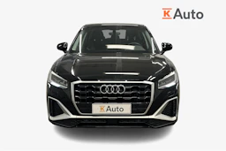 musta Audi Q2 2022 kuva 5.
