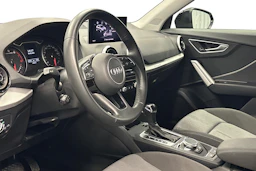 musta Audi Q2 2022 kuva 8.