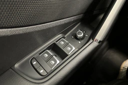 musta Audi Q2 2022 kuva 21.