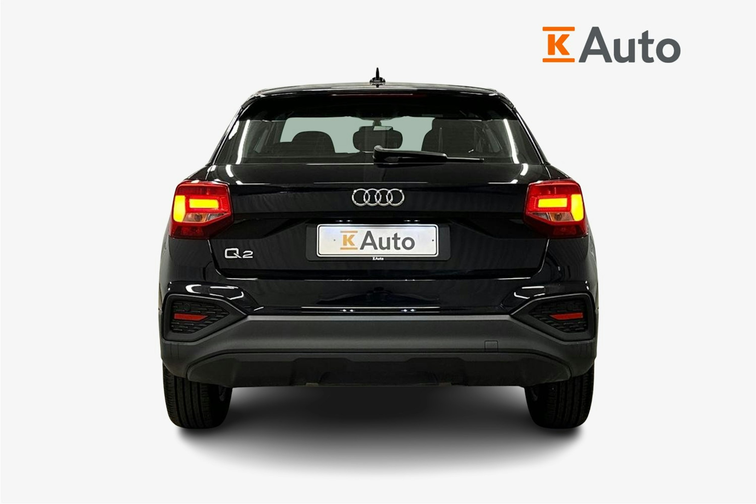 musta Audi Q2 2022 kuva 3.