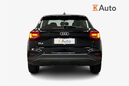 musta Audi Q2 2022 kuva 3.