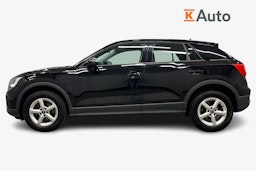 musta Audi Q2 2022 kuva 6.