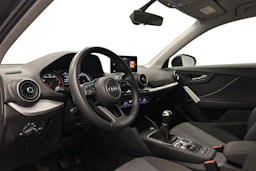 musta Audi Q2 2022 kuva 7.