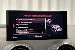 musta Audi Q2 2022 kuva 22.