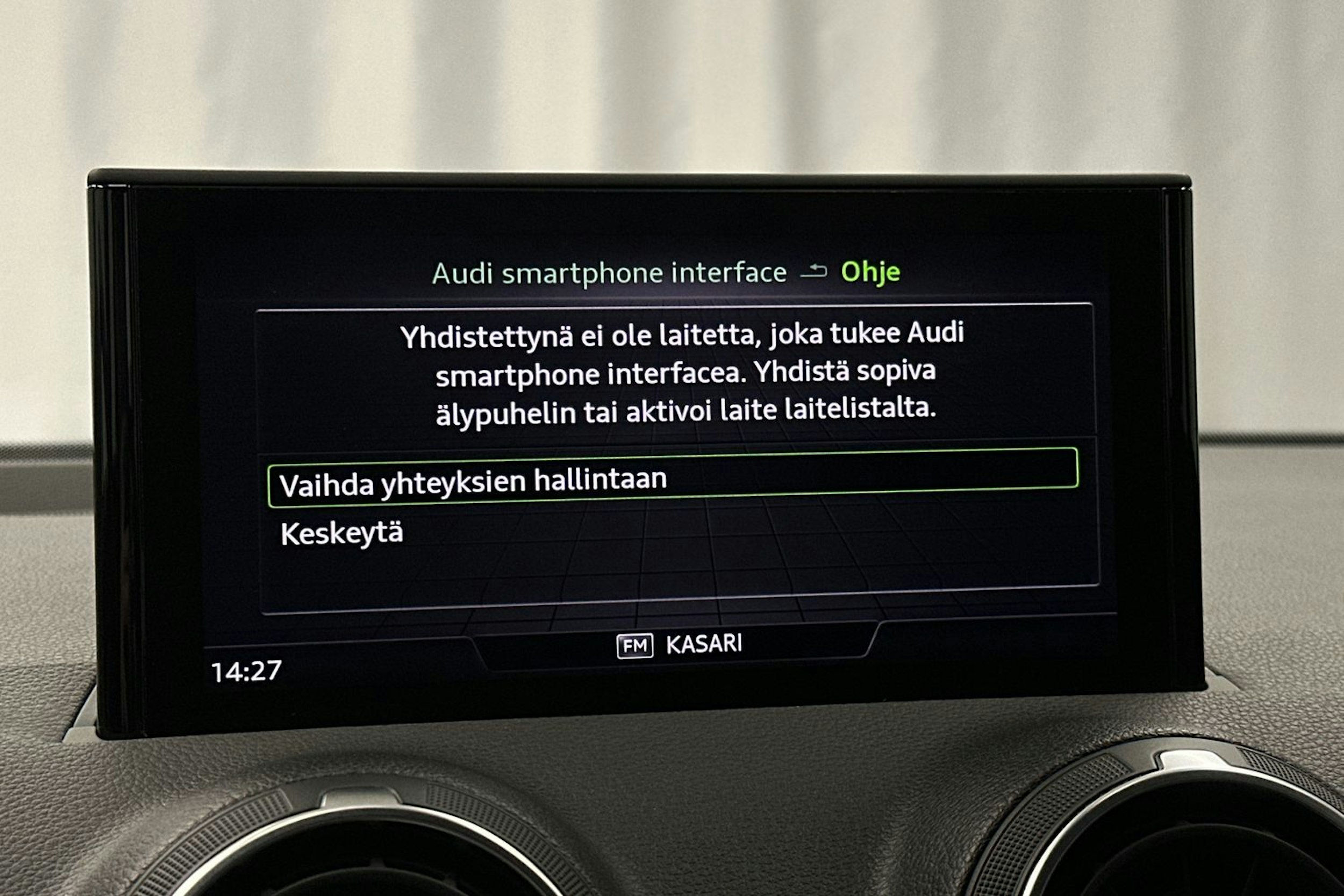 musta Audi Q2 2022 kuva 24.