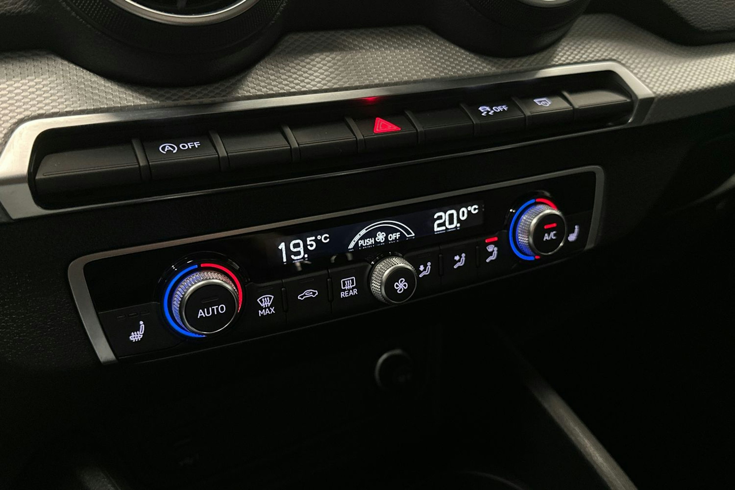 musta Audi Q2 2022 kuva 26.