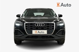 musta Audi Q2 2022 kuva 5.