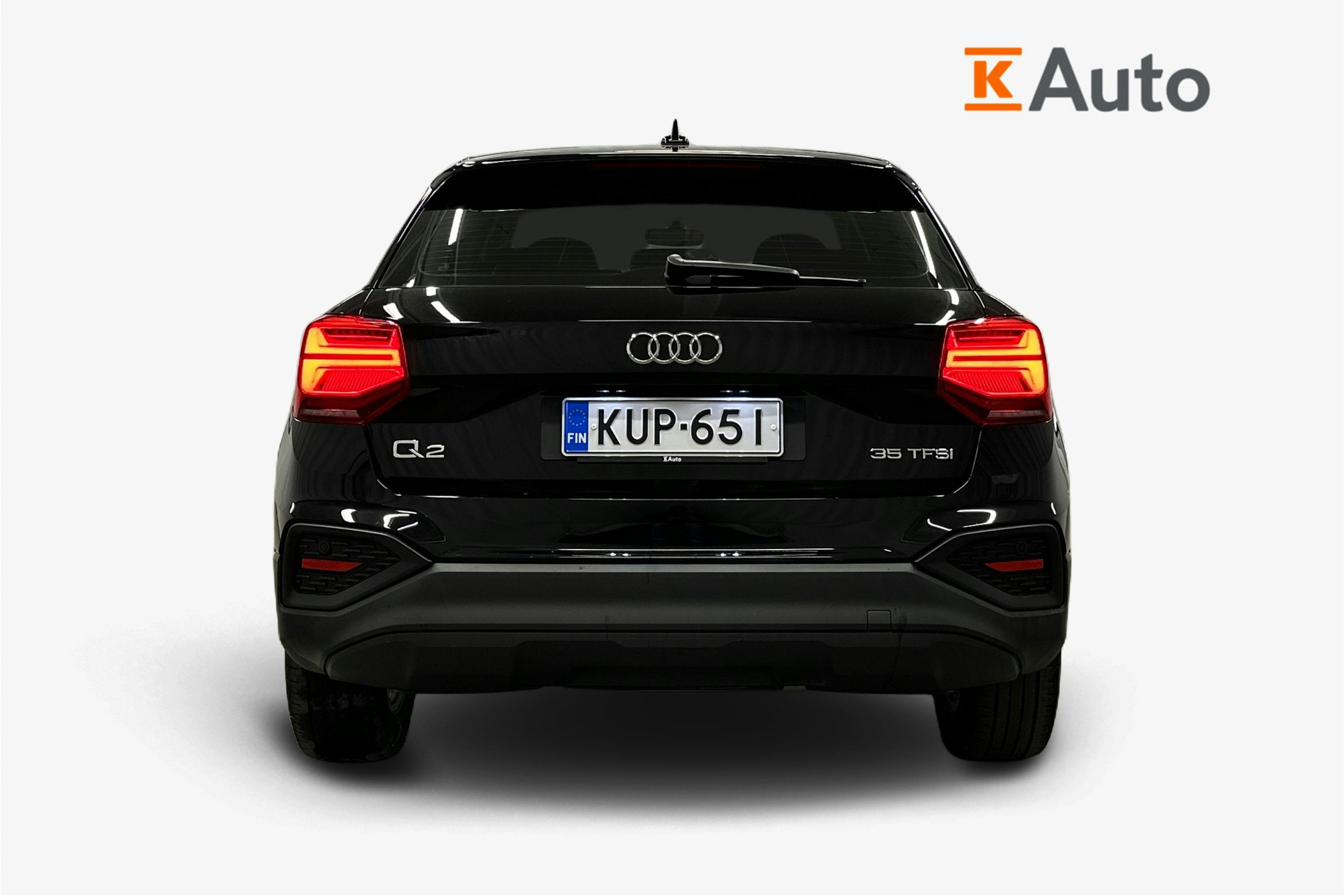 musta Audi Q2 2022 kuva 3.