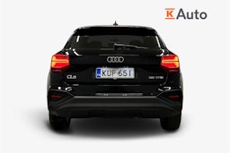 musta Audi Q2 2022 kuva 3.