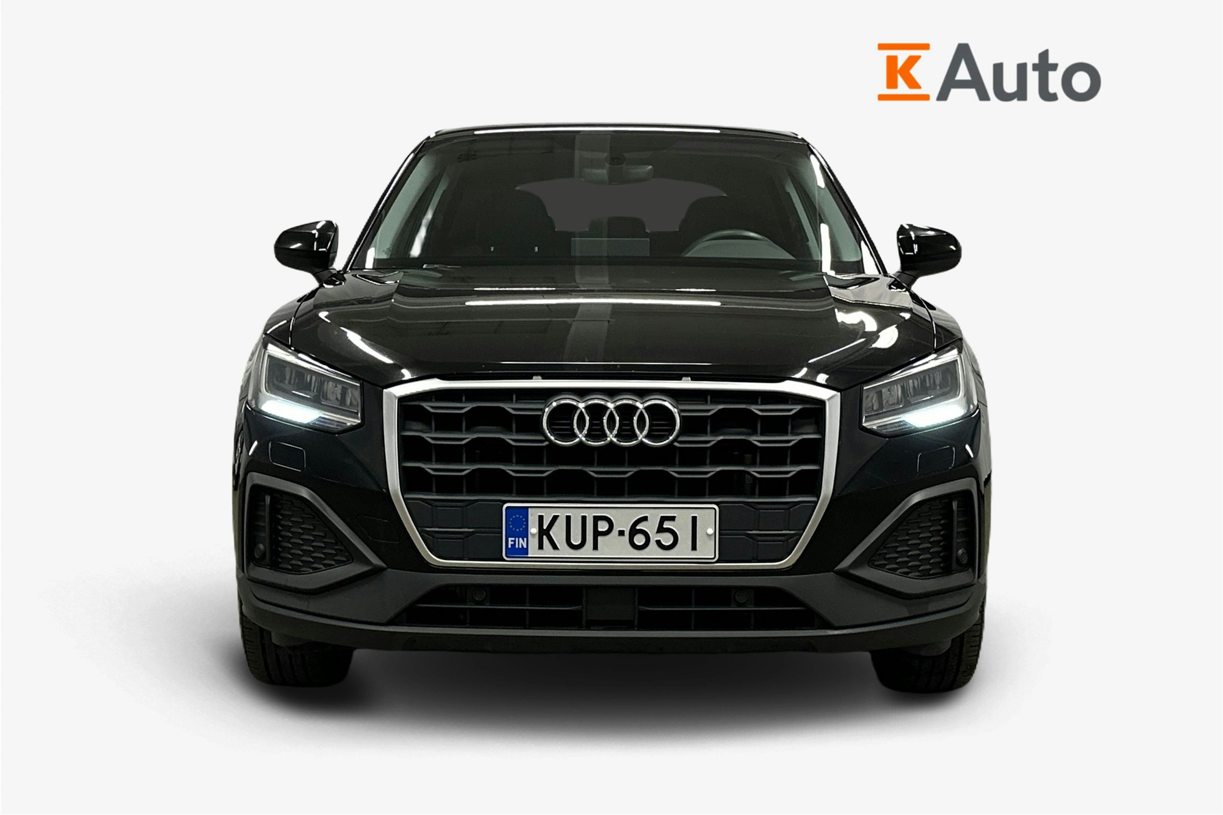 musta Audi Q2 2022 kuva 5.