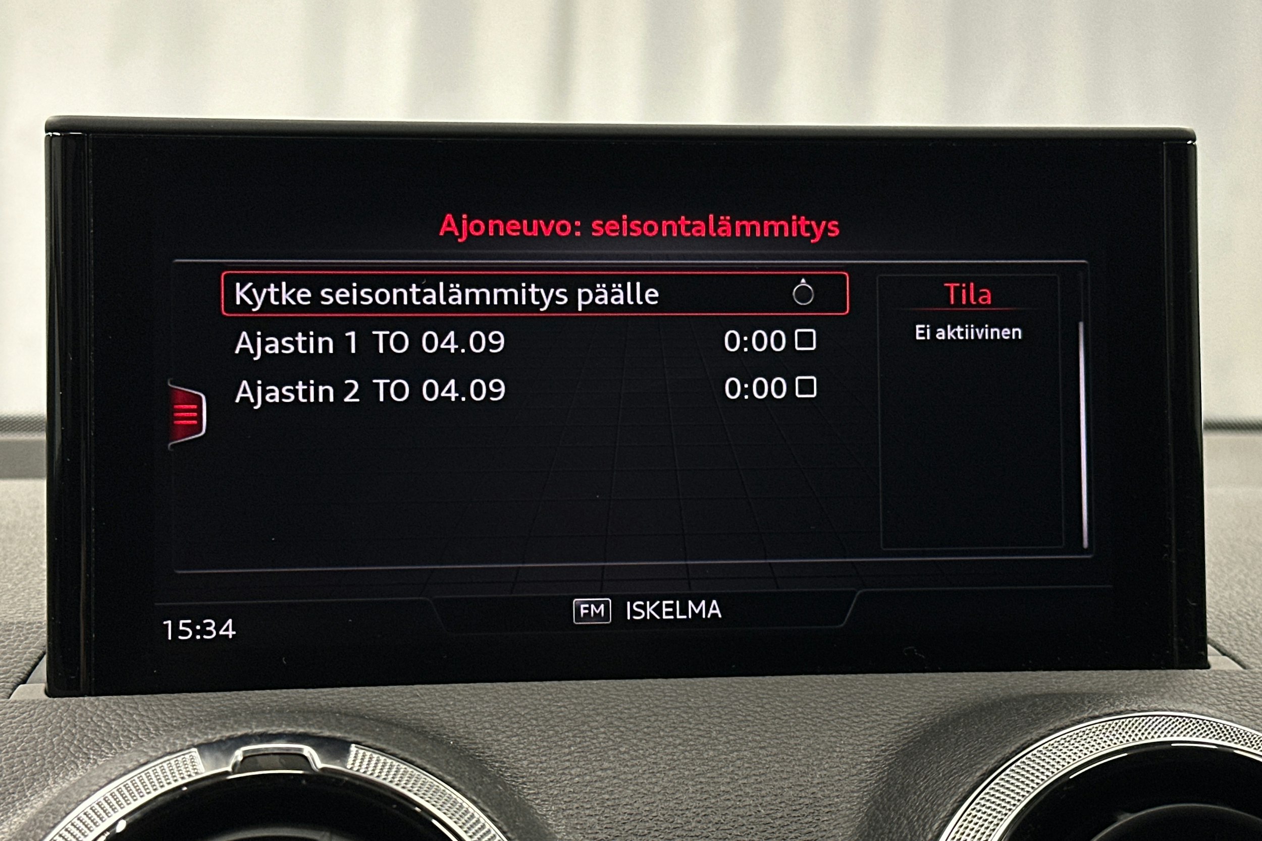 musta Audi Q2 2022 kuva 22.