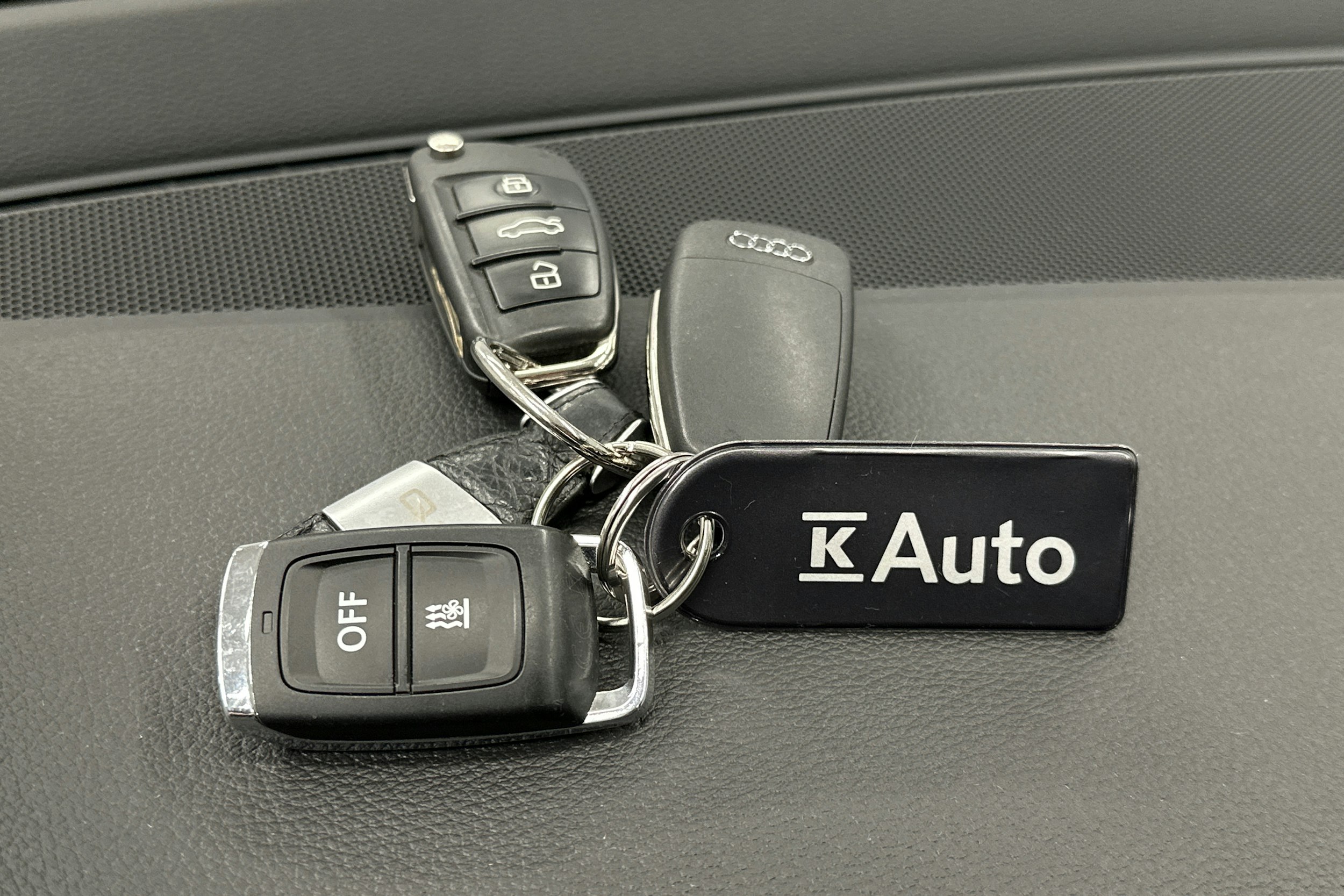 musta Audi Q2 2022 kuva 26.