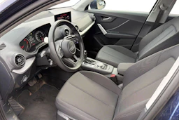 sininen Audi Q2 2022 kuva 3.