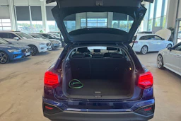 sininen Audi Q2 2022 kuva 17.
