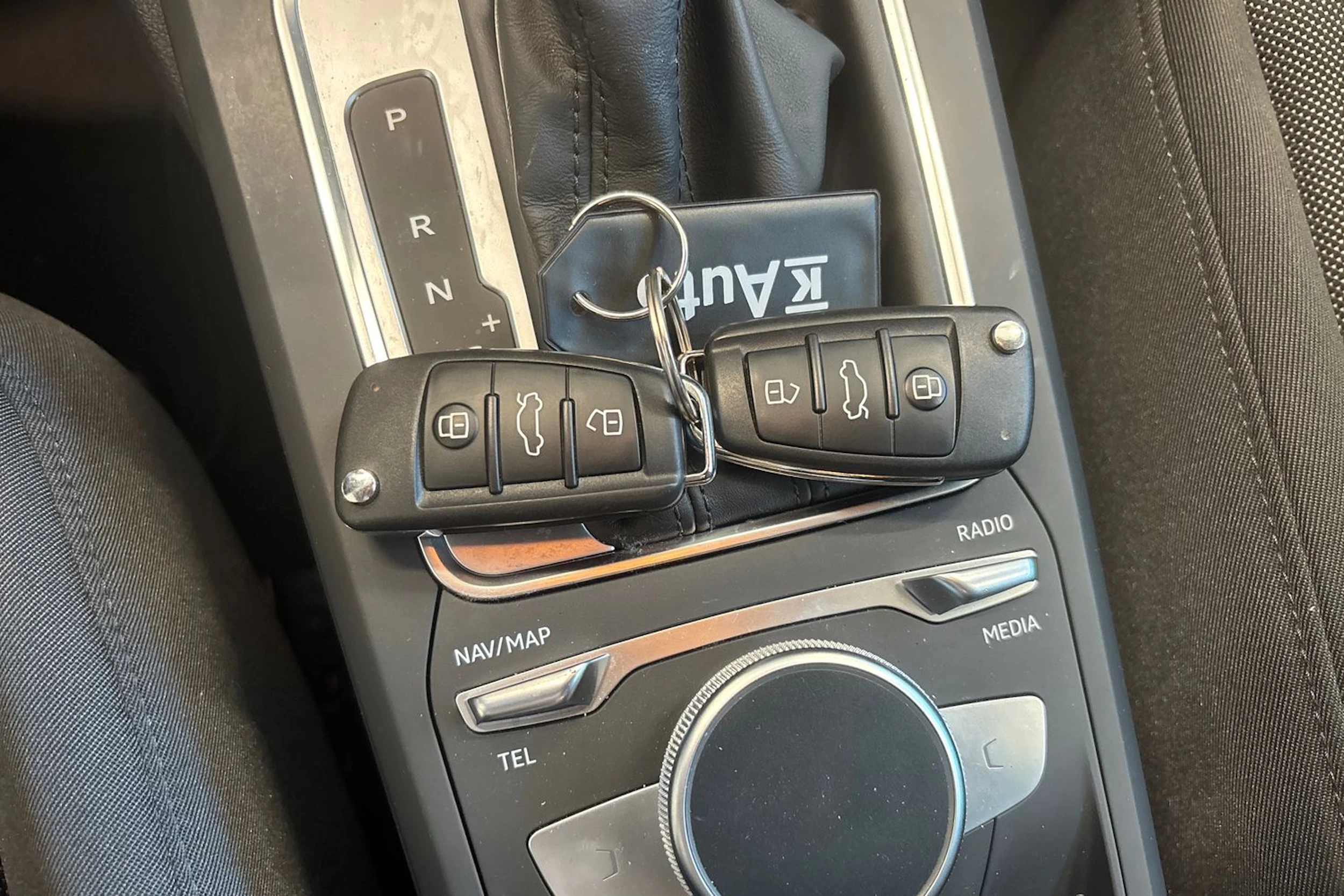 sininen Audi Q2 2022 kuva 20.