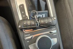 sininen Audi Q2 2022 kuva 20.