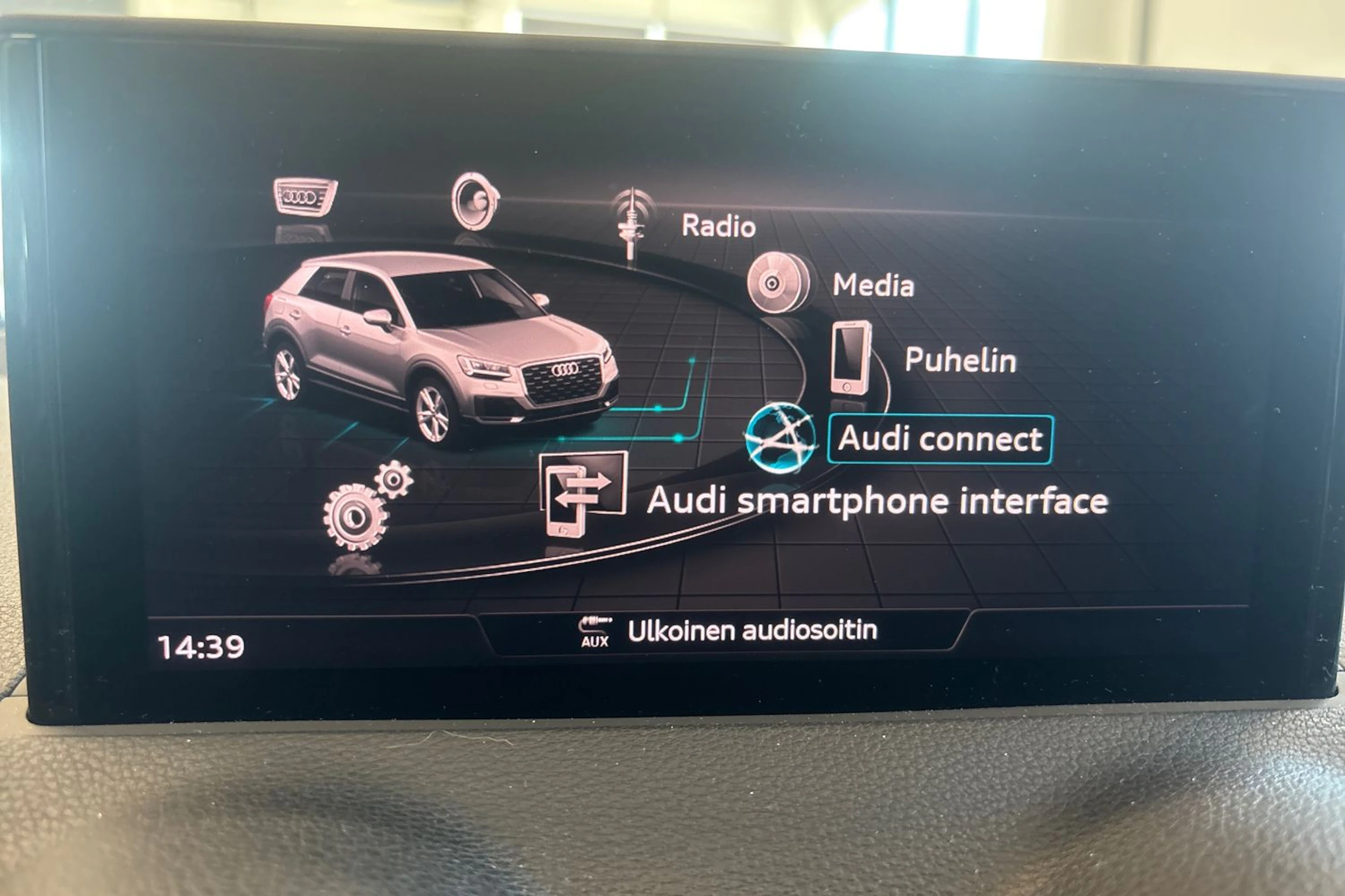 sininen Audi Q2 2022 kuva 25.