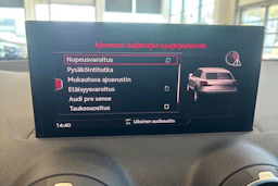 sininen Audi Q2 2022 kuva 26.