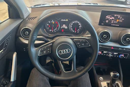 sininen Audi Q2 2022 kuva 29.