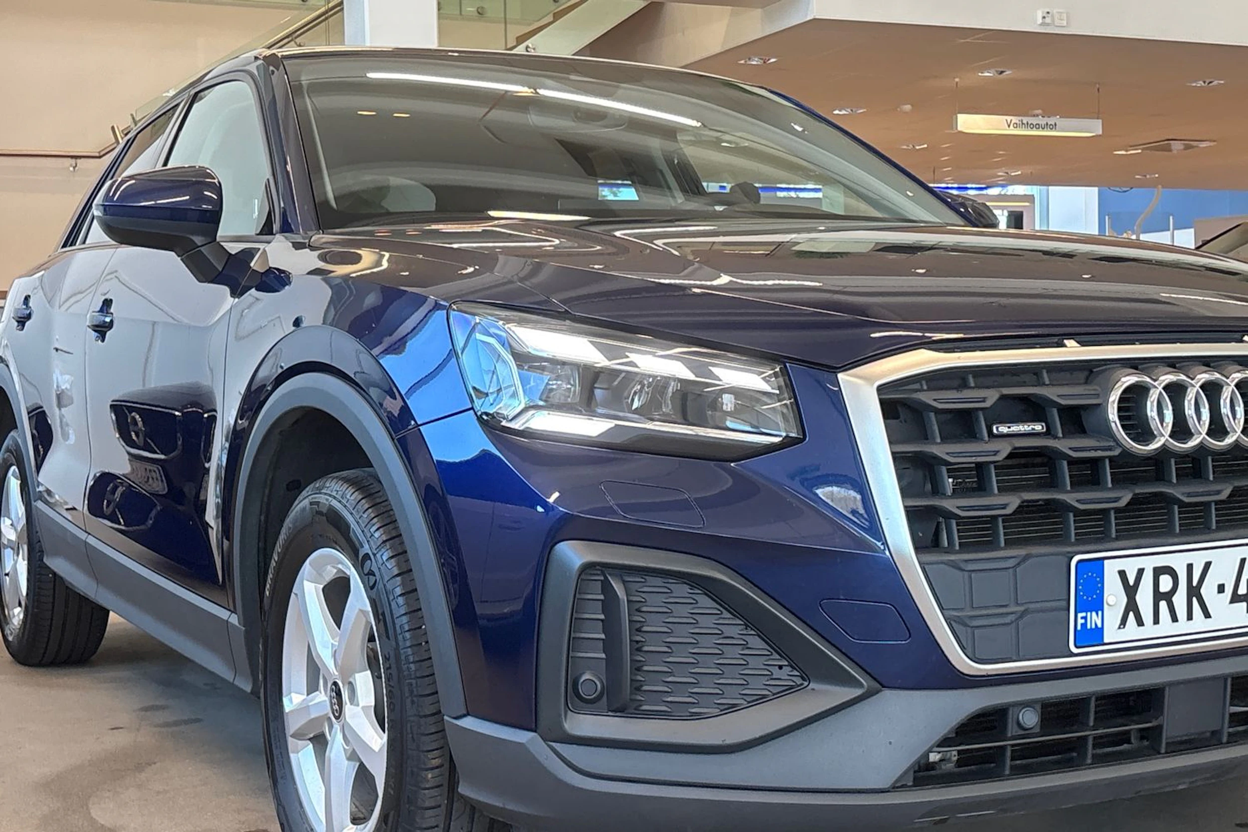 sininen Audi Q2 2022 kuva 32.