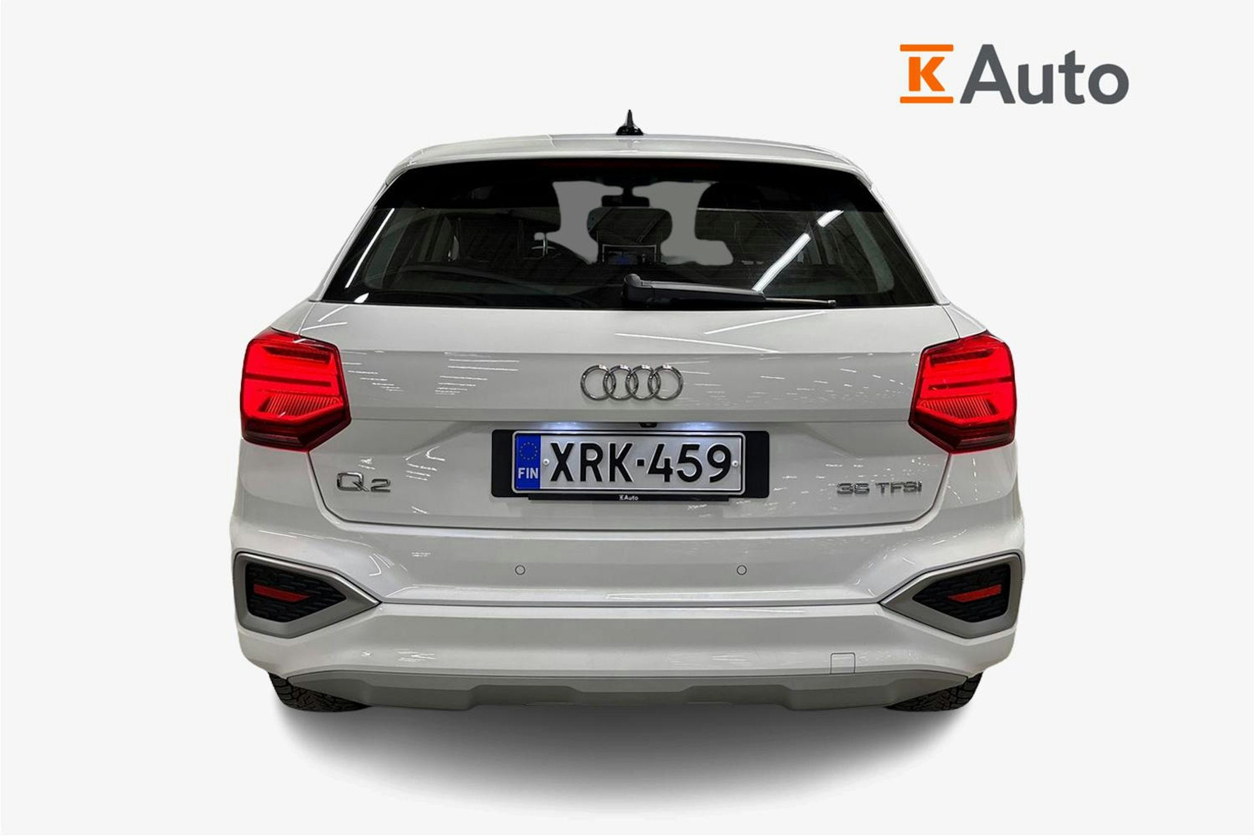 Valkoinen Audi Q2 2022 kuva 3.