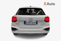 Valkoinen Audi Q2 2022 kuva 3.