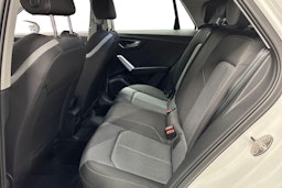 Valkoinen Audi Q2 2022 kuva 10.
