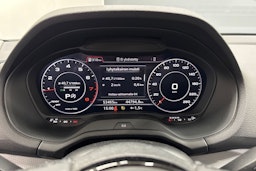 Valkoinen Audi Q2 2022 kuva 17.