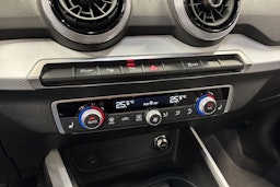 Valkoinen Audi Q2 2022 kuva 20.