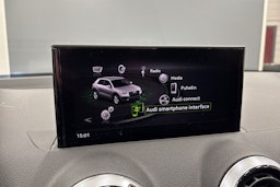 Valkoinen Audi Q2 2022 kuva 22.