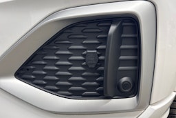 Valkoinen Audi Q2 2022 kuva 24.