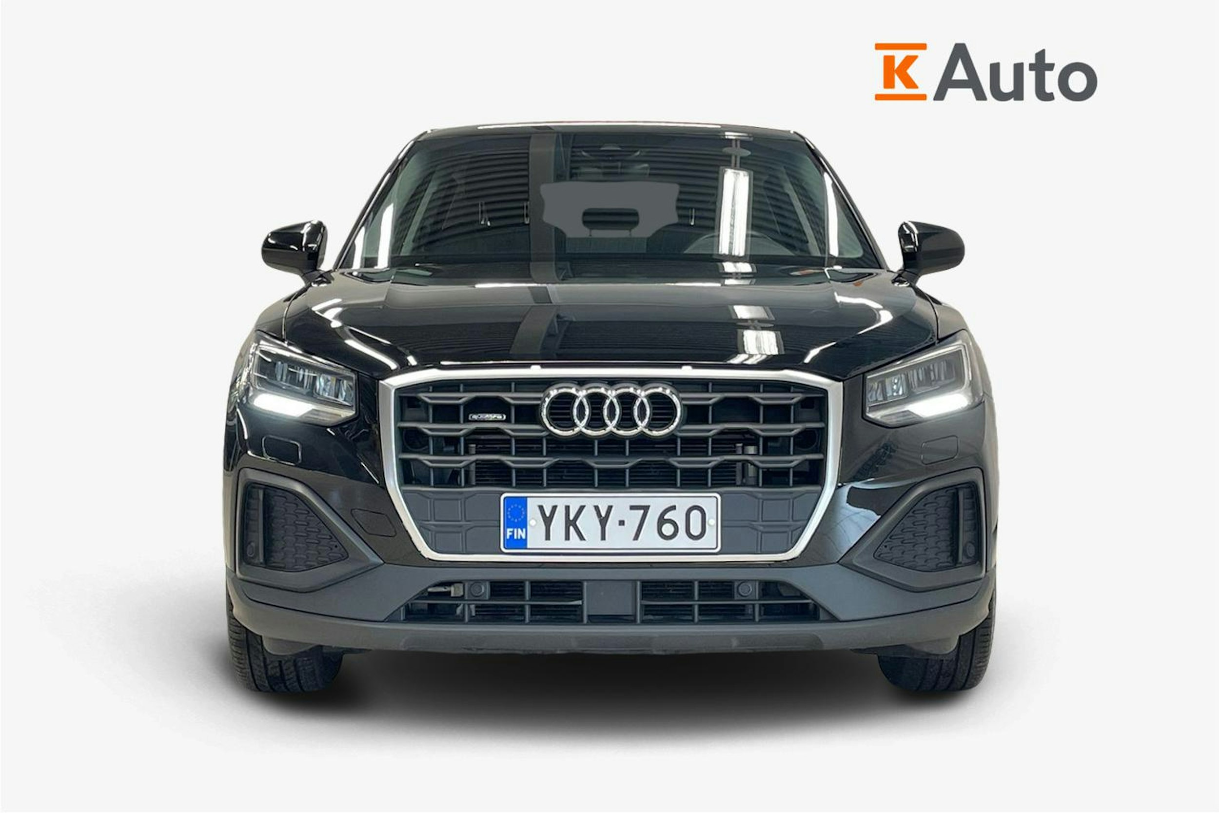 Musta Audi Q2 2022 kuva 5.