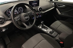 Musta Audi Q2 2022 kuva 7.