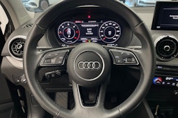 Musta Audi Q2 2022 kuva 15.