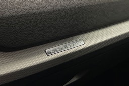 Musta Audi Q2 2022 kuva 24.