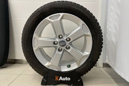 Musta Audi Q2 2022 kuva 26.
