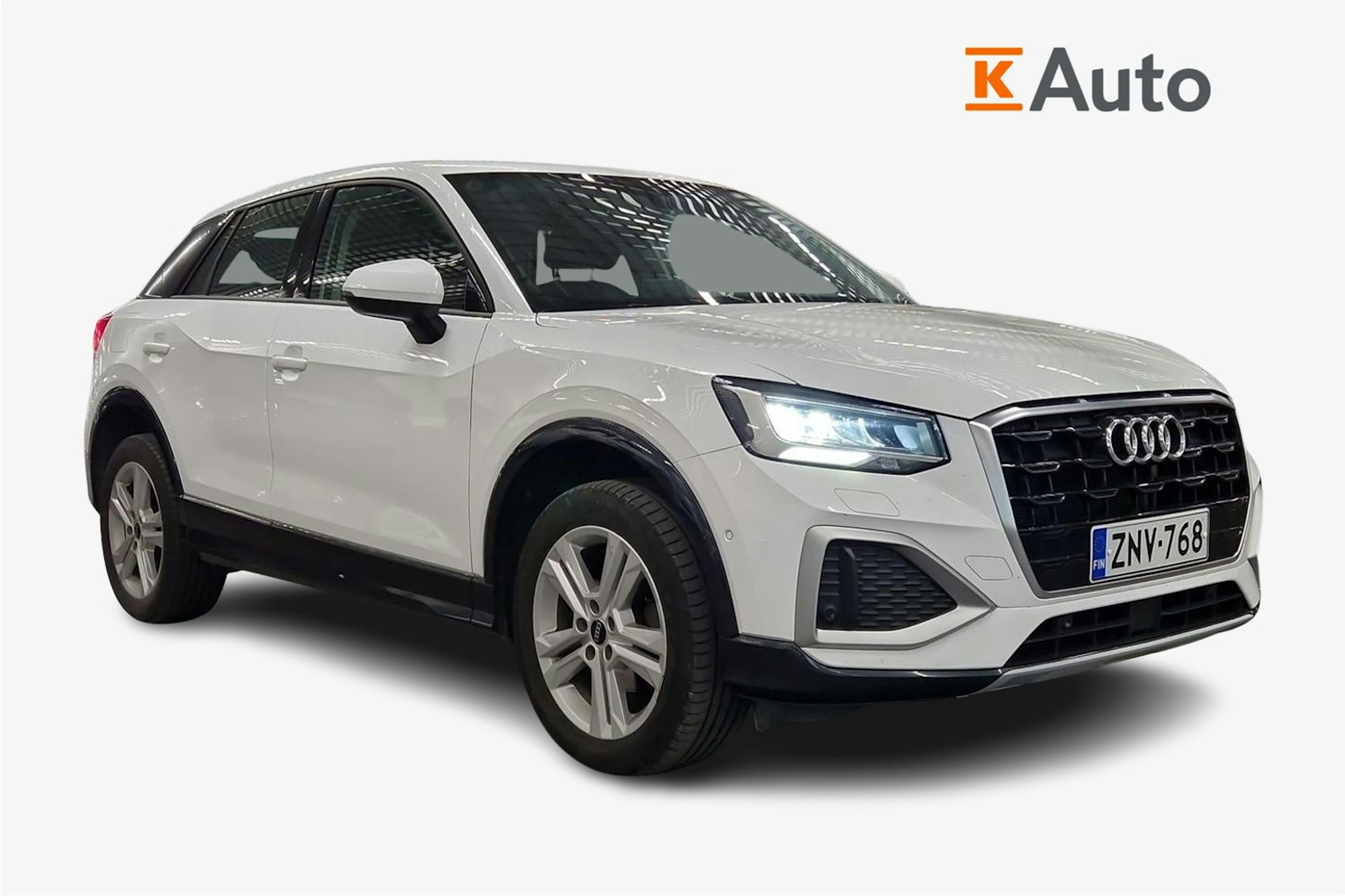 Valkoinen Audi Q2 2022 kuva 1.