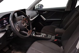 Valkoinen Audi Q2 2022 kuva 3.