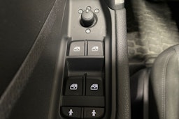 Valkoinen Audi Q2 2022 kuva 21.