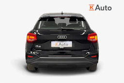 musta Audi Q2 2023 kuva 4.