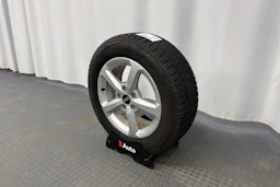 musta Audi Q2 2023 kuva 13.